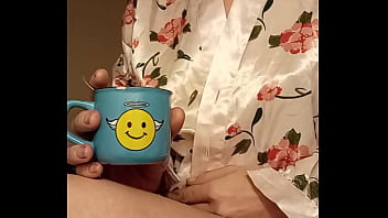 Bonjour mes coquins je vous offre le café