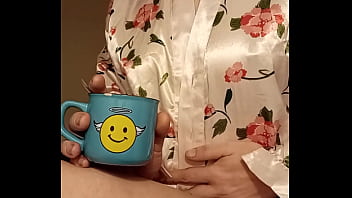 Bonjour mes coquins je vous offre le café