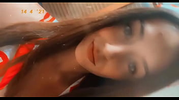 Yo te besaría pero no me dices que si