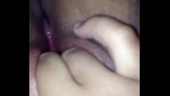 Eu me masturbando bem gostoso