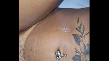 Fiquei desfilando de calcinha na frente do meu padrasto até ele me comer gostoso