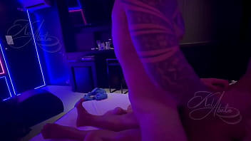 Levamos a mulher do corno no motel e fodemos ela de todo jeito metemos dois paus na buceta dela e filmamos para mandar pra ele