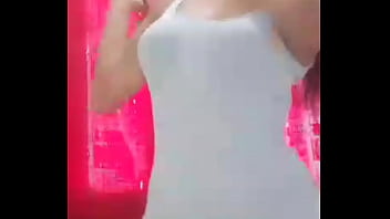 Sem calcinha no aplicativo tango safada nonude