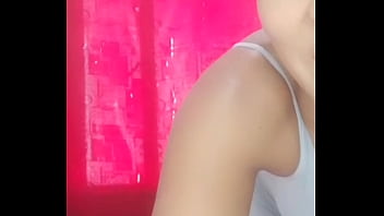 Sem calcinha no aplicativo tango safada nonude