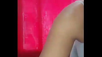 Sem calcinha no aplicativo tango safada nonude