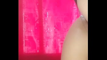 Sem calcinha no aplicativo tango safada nonude