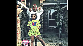 She farted on the balls with that wet twat