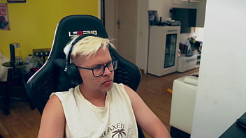 Stepmom stuck in washer during gaming session begs for my hard cock deep inside