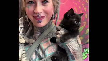 Sweet little kittens on my arm what’s your favorite way to bond with youts #kittencuddles #felinefriends #