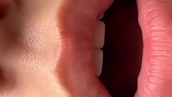 Very sexy lips and voice Very sexy lips and voice