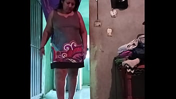 Rosario desfilando como lo puta que es mostrando su culo y sus piernotas y sus ricas tetitas Rosario desfilando como lo puta que es mostrando su culo y sus piernotas y sus ricas tetitas