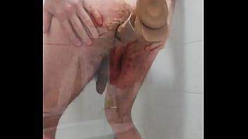 In doccia e nel culo