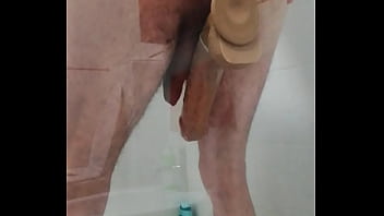 In doccia e nel culo