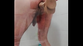 In doccia e nel culo