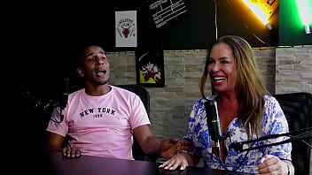 Vê Profissionalismo No Namorado A Filha No Momento Não Tem Intenção De Entrar Pro Job Negro Top Delícia & Francis Simas Watch Sheer Red thumbnail