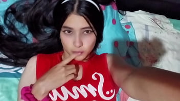 La mejor vaquera con el coño apretado lo hace correrse dentro casero real