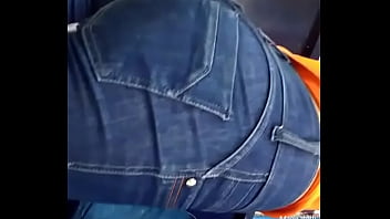 Novinha do cuzinho empinado