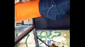 Novinha do cuzinho empinado