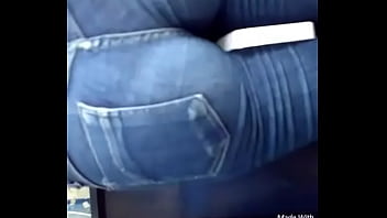 Novinha do cuzinho empinado