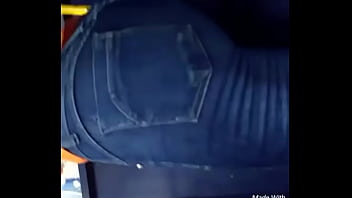 Novinha do cuzinho empinado