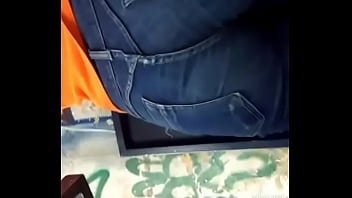 Novinha do cuzinho empinado