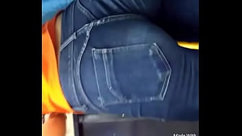 Novinha do cuzinho empinado