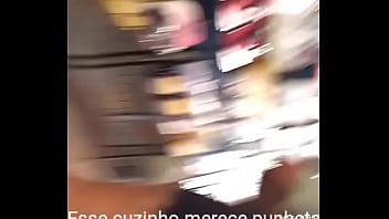 Novinha do cuzinho empinado