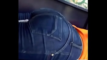 Novinha do cuzinho empinado