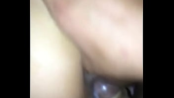 Colocando na bucetinha da minha amiga