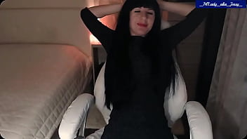 M'lady jessy open legs bare butt pussy vibin' funtime