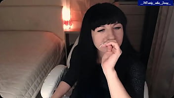 M'lady jessy open legs bare butt pussy vibin' funtime