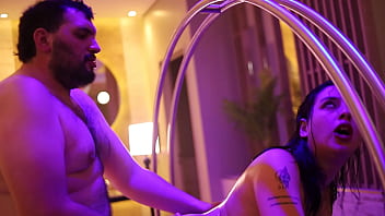 Entrevista caliente con solange la actriz porno argentina termina en sexo y acabada en la espalda