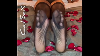 Coucou c'est ma première vidéo joi regarde et fait toi plaisir mon petit