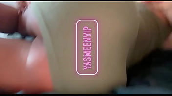 Bisous mes bébés moi je suis chaude et seule dans mon lit et je suinte