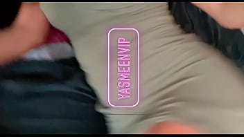 Bisous mes bébés moi je suis chaude et seule dans mon lit et je suinte