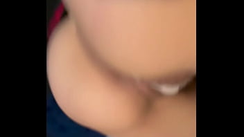 Rica colegiala caliente se masturba esperando a su profe