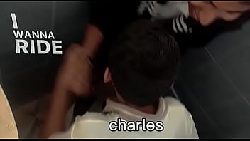 Charles es gay