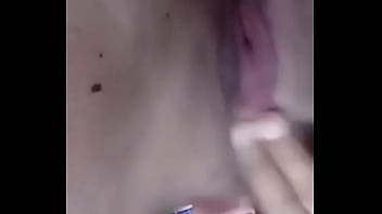 Corriendose dedos es rika vagina