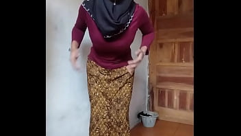 Mitha waria tgirl try to masturbate alone