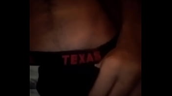 Pendejo moviendo su pollón