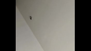 Tan pronto se fue el cornudo a trabajar vino a que le dejara el culo lleno de leche