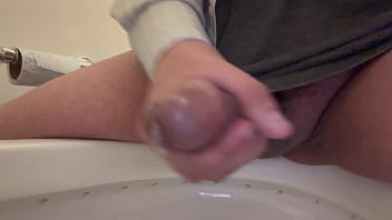 Cumshot Al Iniciar El Día thumbnail