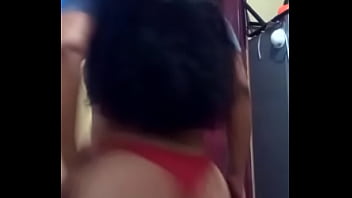 Encontre este video en el cell de mi hermana