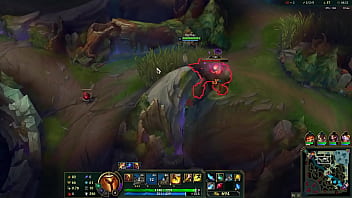 Lol gameplay deep penetration inside ennemy base