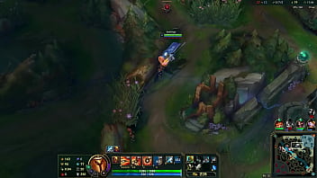 Lol gameplay deep penetration inside ennemy base