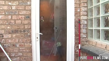 Stepsister arrangement