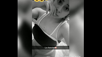 Pendeja de 18 años bien puta se muestra para todos