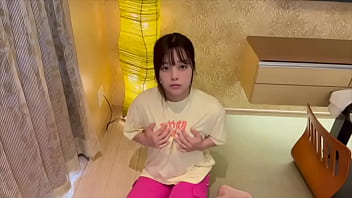 まだ性の知識がない状態でオナニーする笑顔が可愛い女子大生。はぁはぁいいながら気持ちよくなる