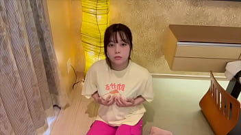 まだ性の知識がない状態でオナニーする笑顔が可愛い女子大生。はぁはぁいいながら気持ちよくなる