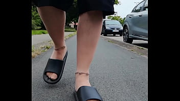 Carmen nylonjunge rundgang in braunschweiger weststadti was traveling by car